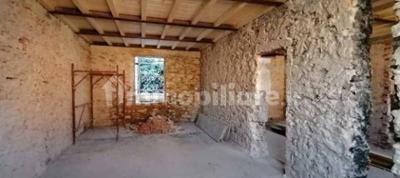 Apartamento de 2 dormitorios en Lucca, Italy No. 39116 6