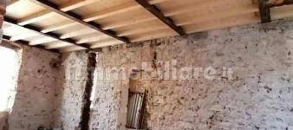 Apartamento de 2 dormitorios en Lucca, Italy No. 39116 4