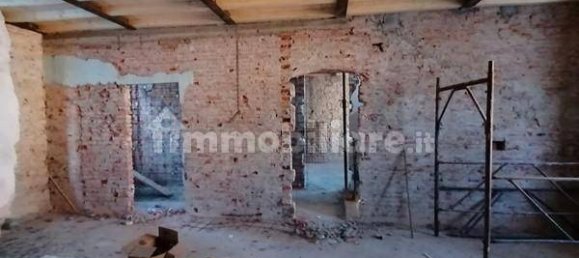 Apartamento de 2 dormitorios en Lucca, Italy No. 39116 5