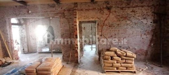 Apartamento de 2 dormitorios en Lucca, Italy No. 39116 2