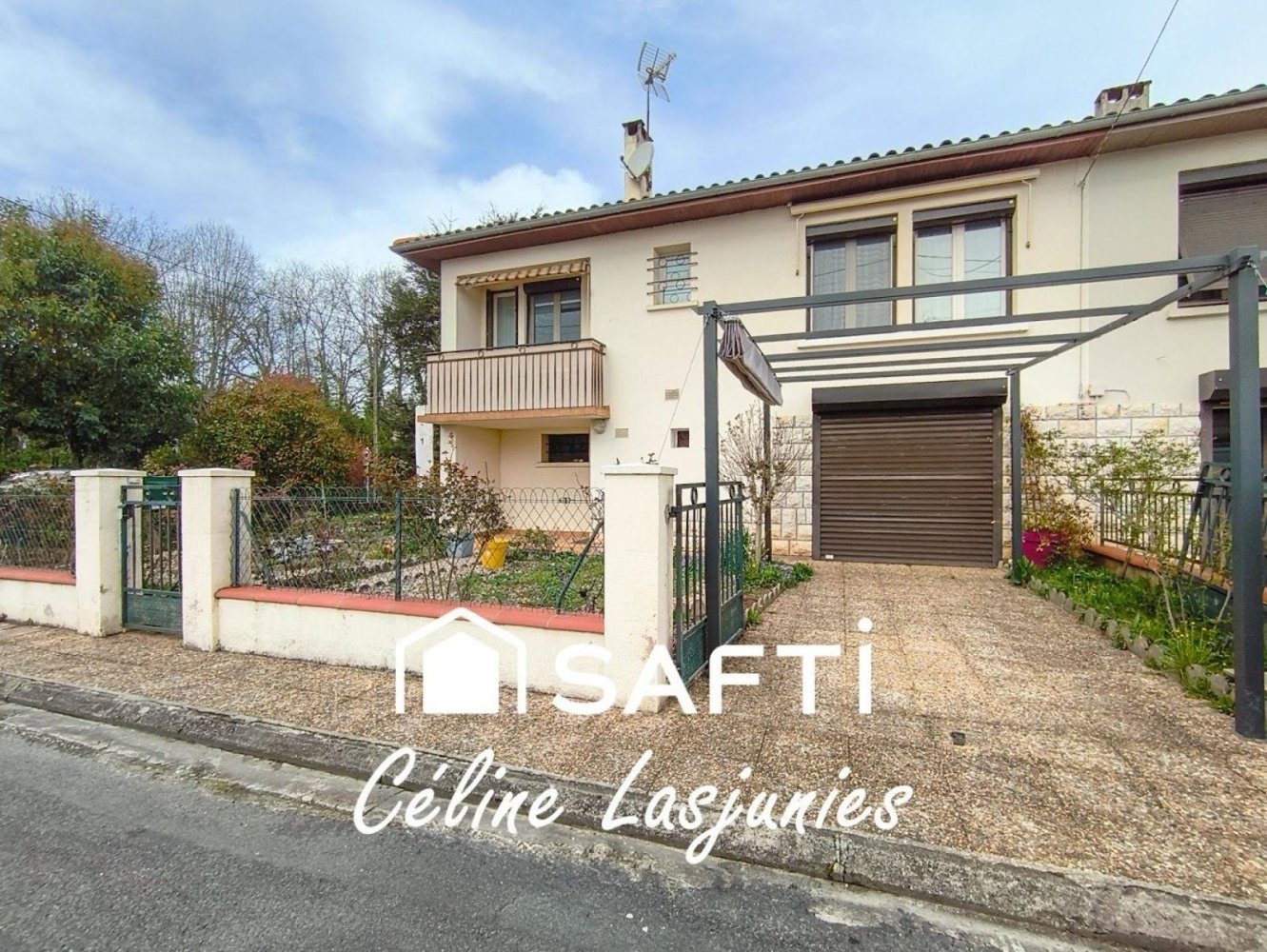 3 bedrooms House in Castelmoron-sur-Lot, France No. 100268