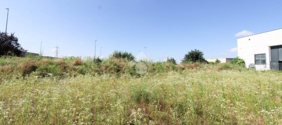 Terreno en Rovato, Italy 1842 m² No. 124050 5