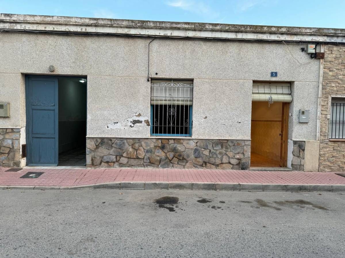 Apartamento de 3 dormitorios en El Realengo, Spain No. 19668