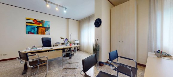 3 chambres Appartement à Bari, Italy No. 136310 9