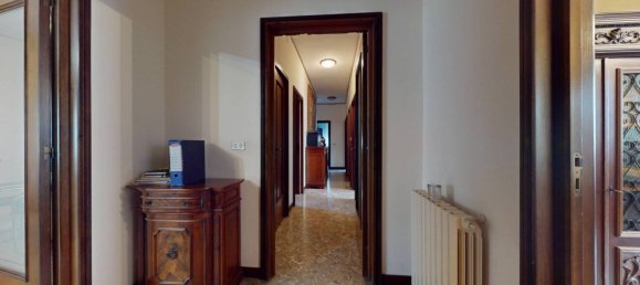3 chambres Appartement à Bari, Italy No. 136310 2