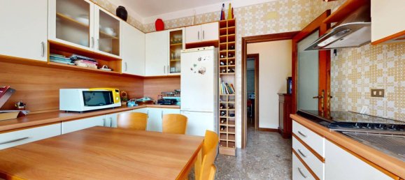 3 chambres Appartement à Bari, Italy No. 136310 16
