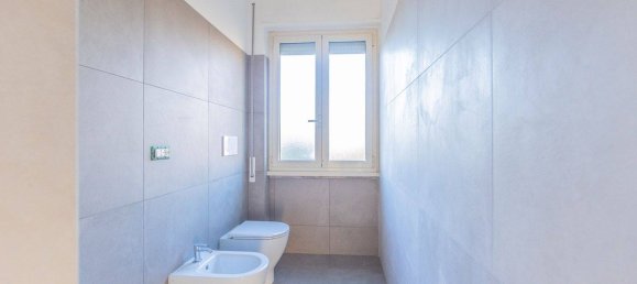 2 Schlafzimmer Wohnung in Rome, Italy, Nr. 301214 8