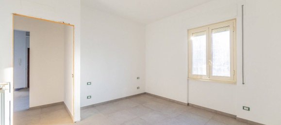 2 Schlafzimmer Wohnung in Rome, Italy, Nr. 301214 4