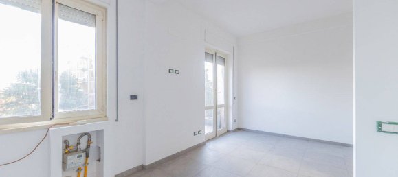 2 Schlafzimmer Wohnung in Rome, Italy, Nr. 301214 5