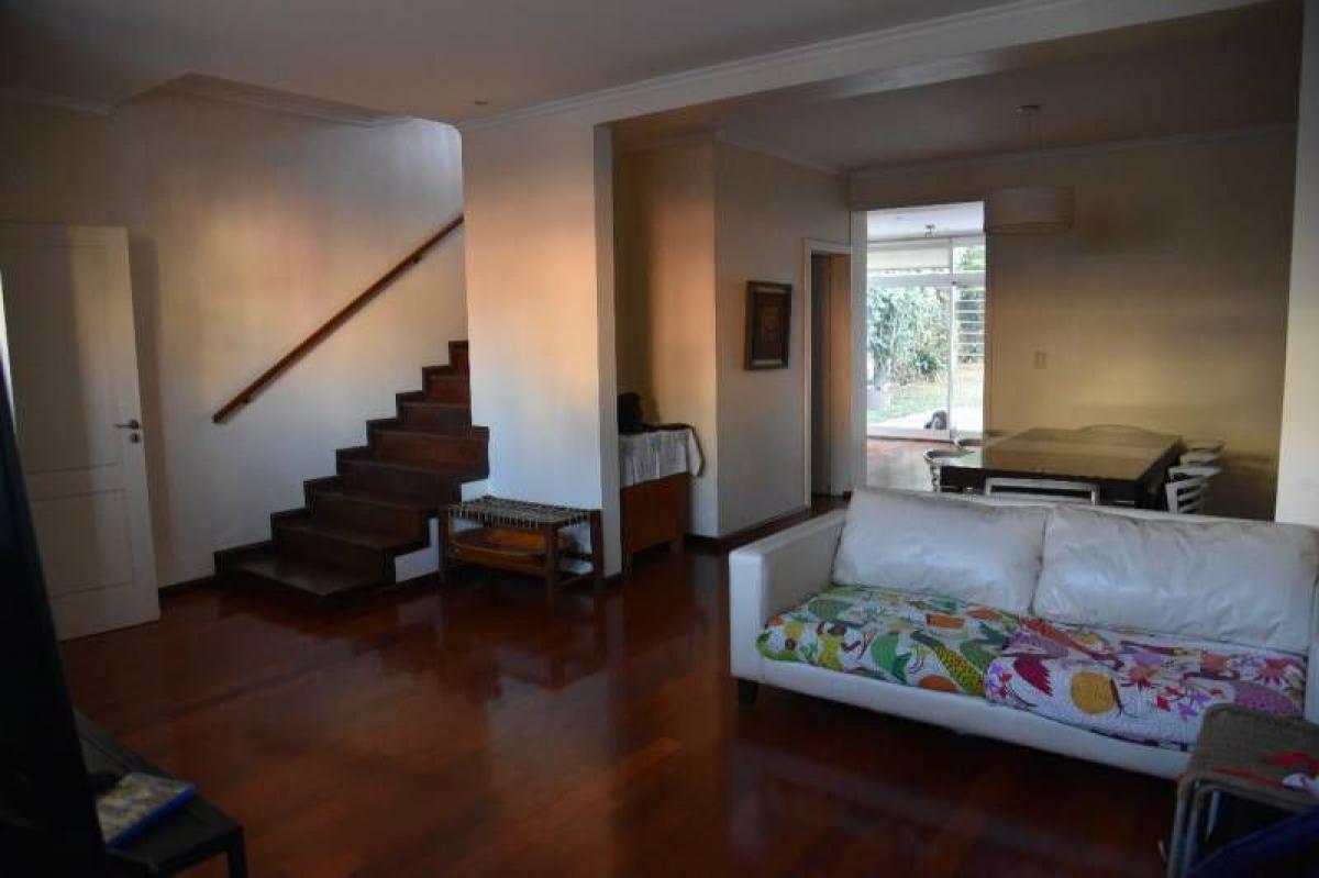 4 bedrooms House in Vicente Lopez, Argentina No. 880