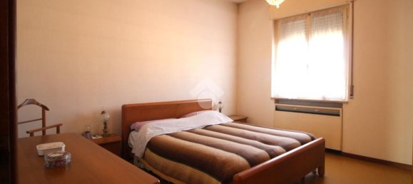 3-salle Appartement à Cesena, Italy No. 279556 13