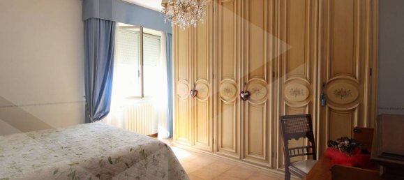 Apartamento de 5 divisões em Pontedera, Italy N.º 22776 14