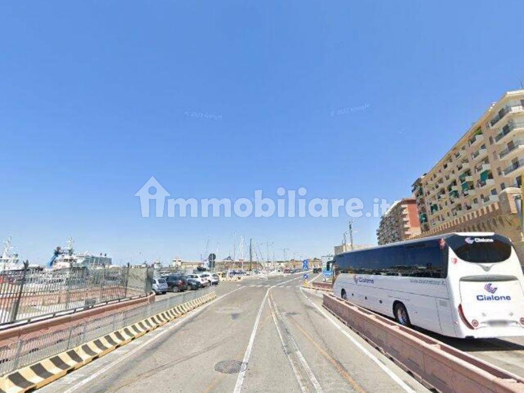 1019m² Commercial property in Civitavecchia, Italy No. 93485