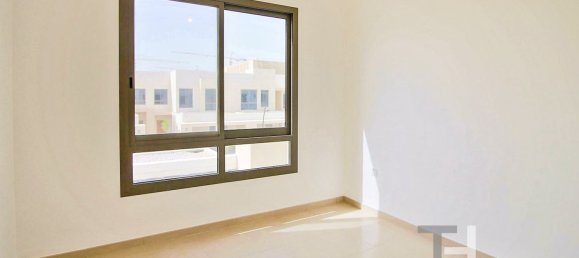 3 bedrooms Townhouse in Town Square, UAE No. 33279 8