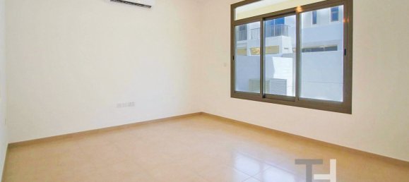 3 bedrooms Townhouse in Town Square, UAE No. 33279 7