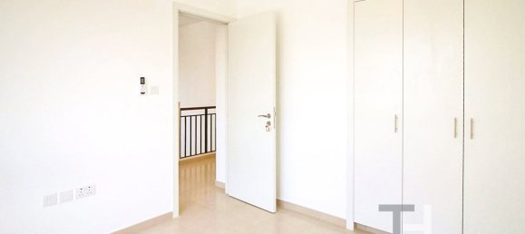 3 bedrooms Townhouse in Town Square, UAE No. 33279 9