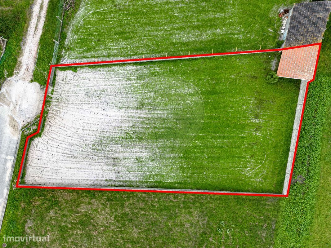 1072m² Land in Vieira de Leiria, Portugal No. 175571
