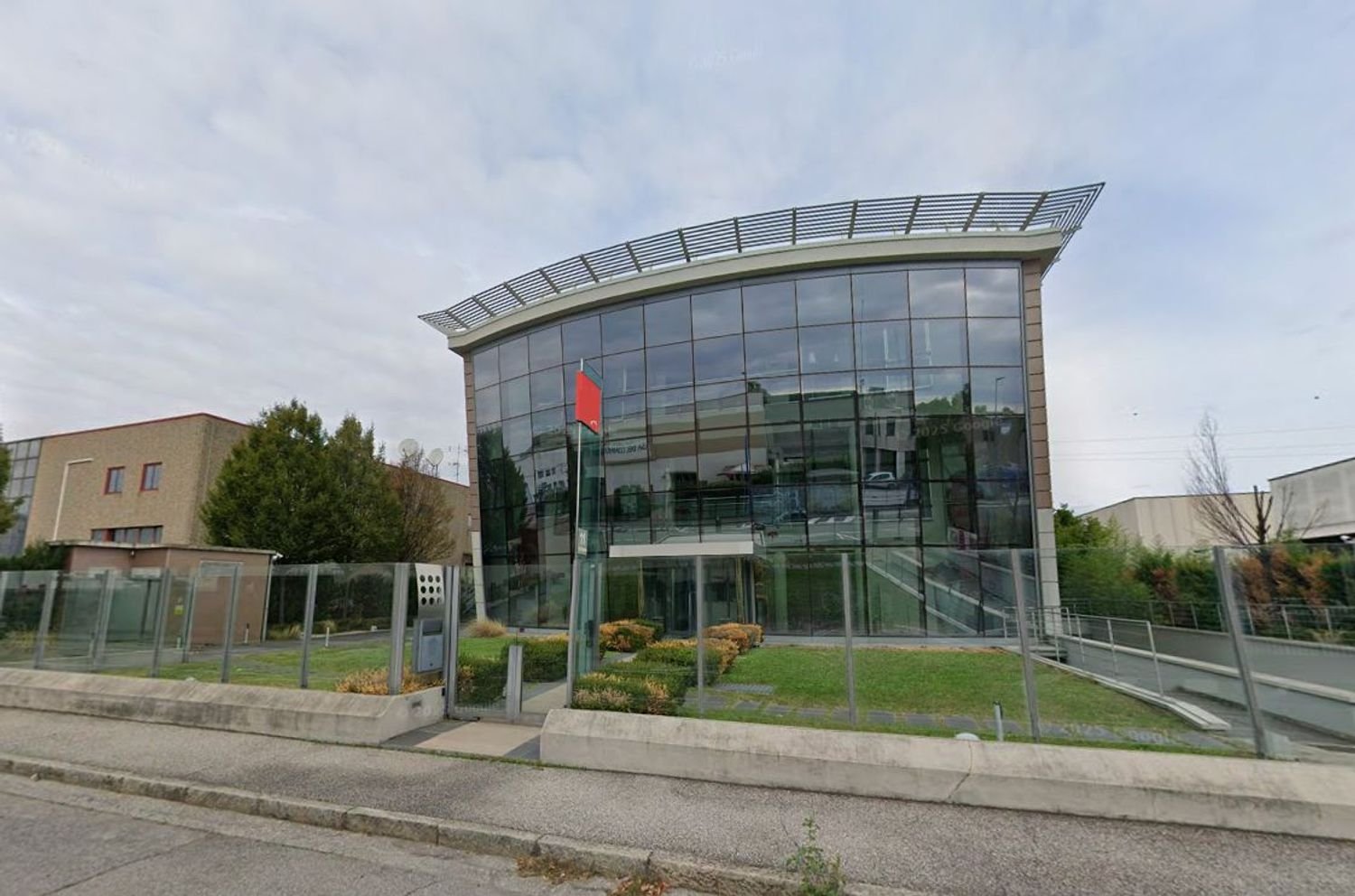  بناية في Brescia, Italy 1383متر مربع رقم 332672