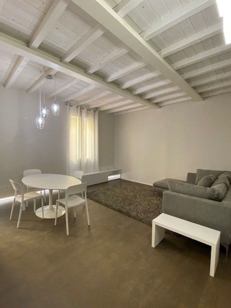3 bedrooms Apartment in Modena, Italy No. 360446