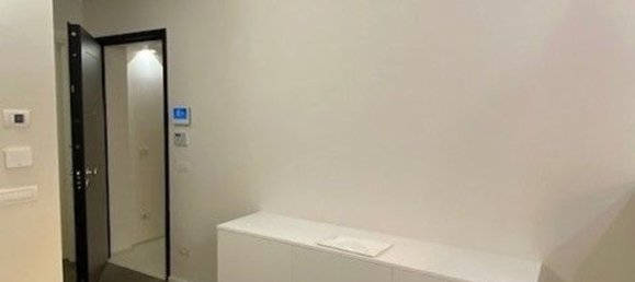 3 bedrooms Apartment in Modena, Italy No. 360446 2