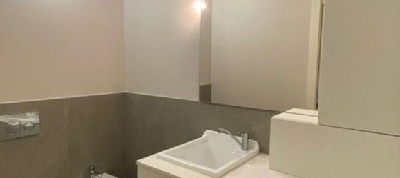 3 bedrooms Apartment in Modena, Italy No. 360446 9