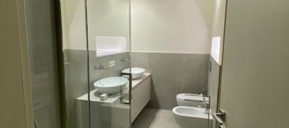 3 bedrooms Apartment in Modena, Italy No. 360446 10