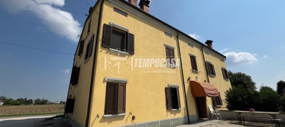 4 rooms House in Mirandola, Italy No. 348678 6