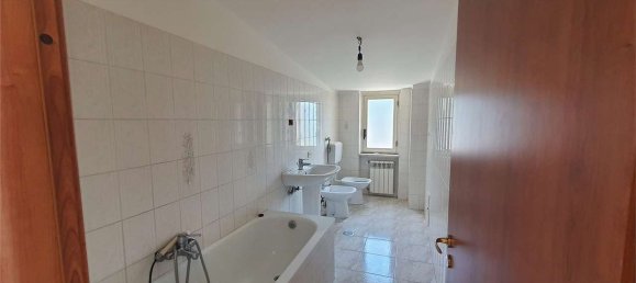 3 bedrooms Apartment in Bracigliano, Italy No. 344579 19