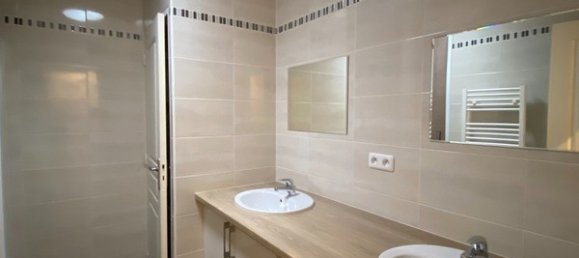 2 bedrooms Villa in Mornac, France No. 192572 3