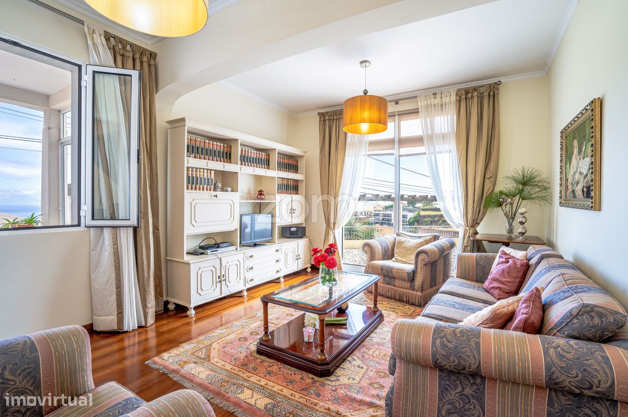 4 bedrooms House in Calheta, Portugal No. 206990