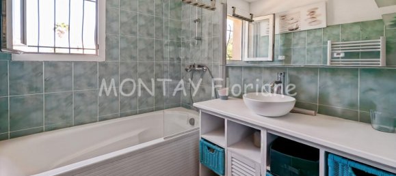 4 bedrooms House in Saint-Raphael, France No. 320588 9