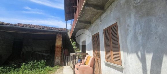 4 bedrooms House in Benna, Italy No. 263972 8