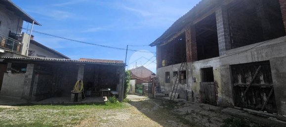 4 bedrooms House in Benna, Italy No. 263972 7