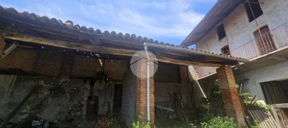 4 bedrooms House in Benna, Italy No. 263972 4