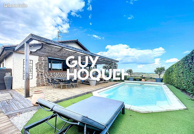 Casa de 4 dormitorios en Creches-sur-Saone, France No. 304248