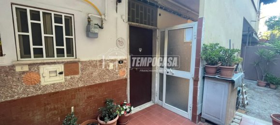 Studio in Naples, Italy, Nr. 293712 10
