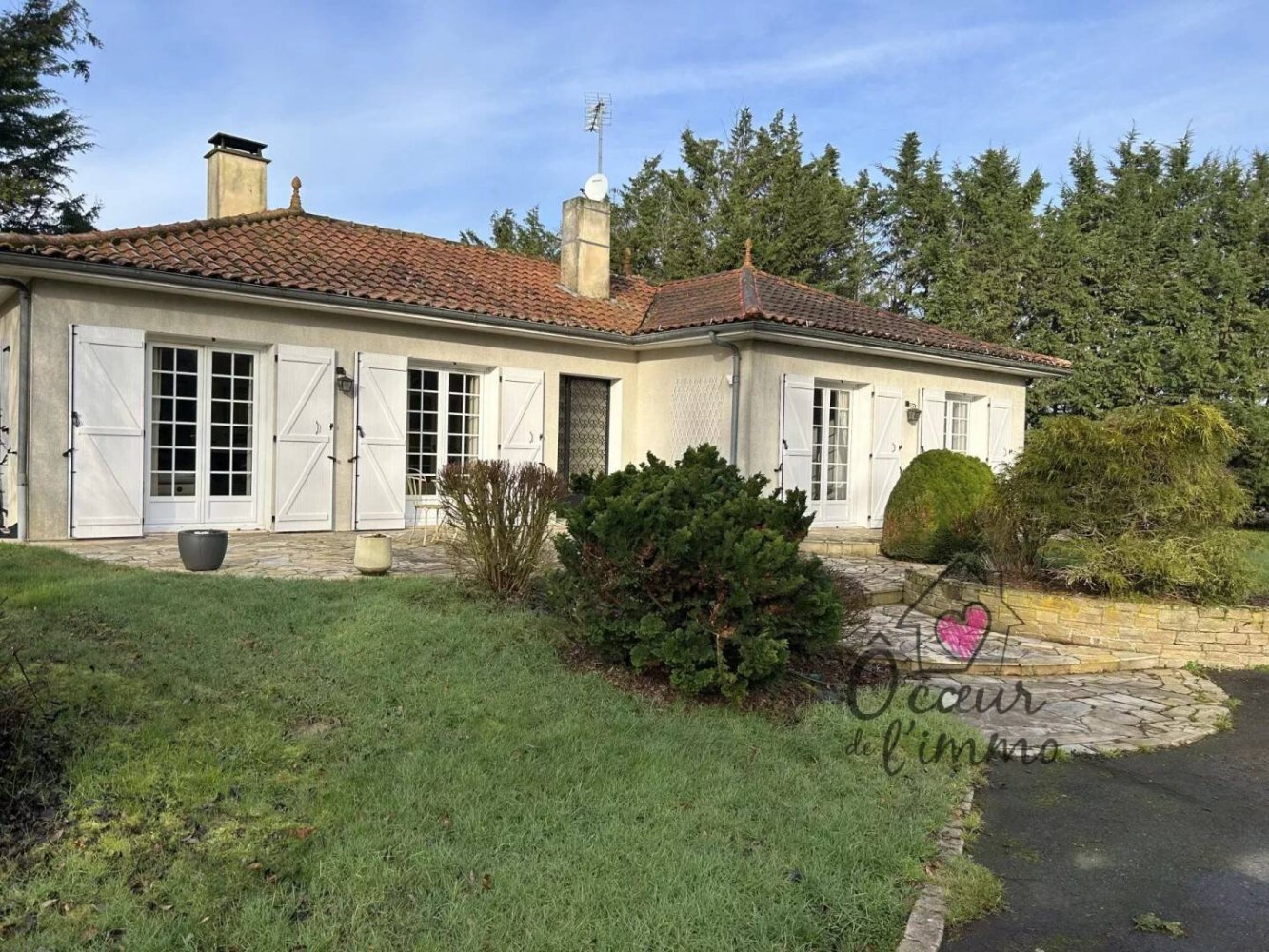 4 bedrooms House in Yzernay, France No. 321238