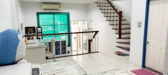 3 chambres Maison de ville à Lat Phrao, Thailand No. 67214 2