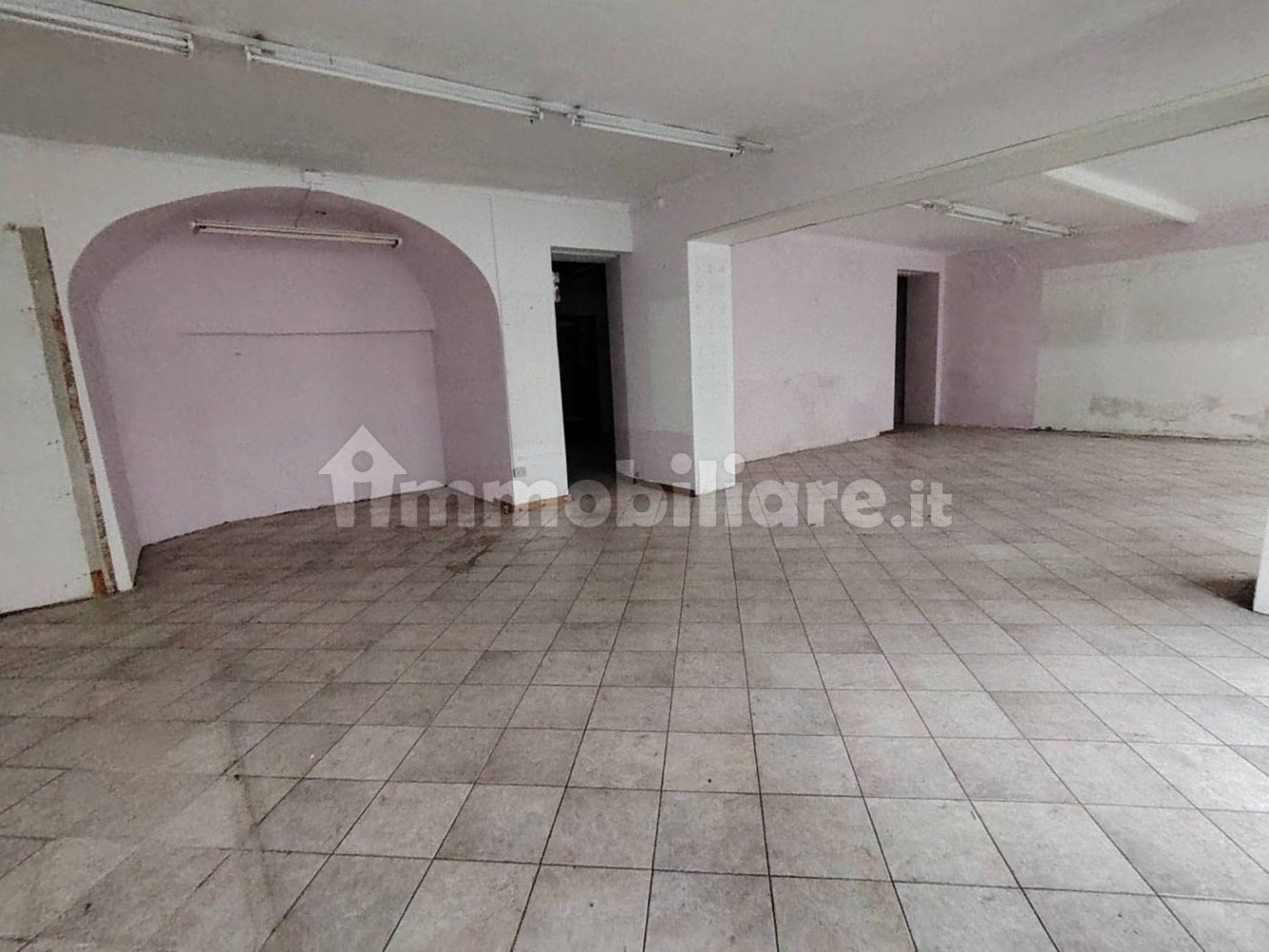 3 rooms Commercial property in Gorizia, Italy No. 49189