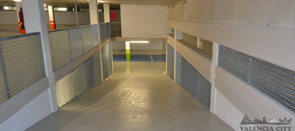 1200m² Parking in Valencia, Spain No. 948 2