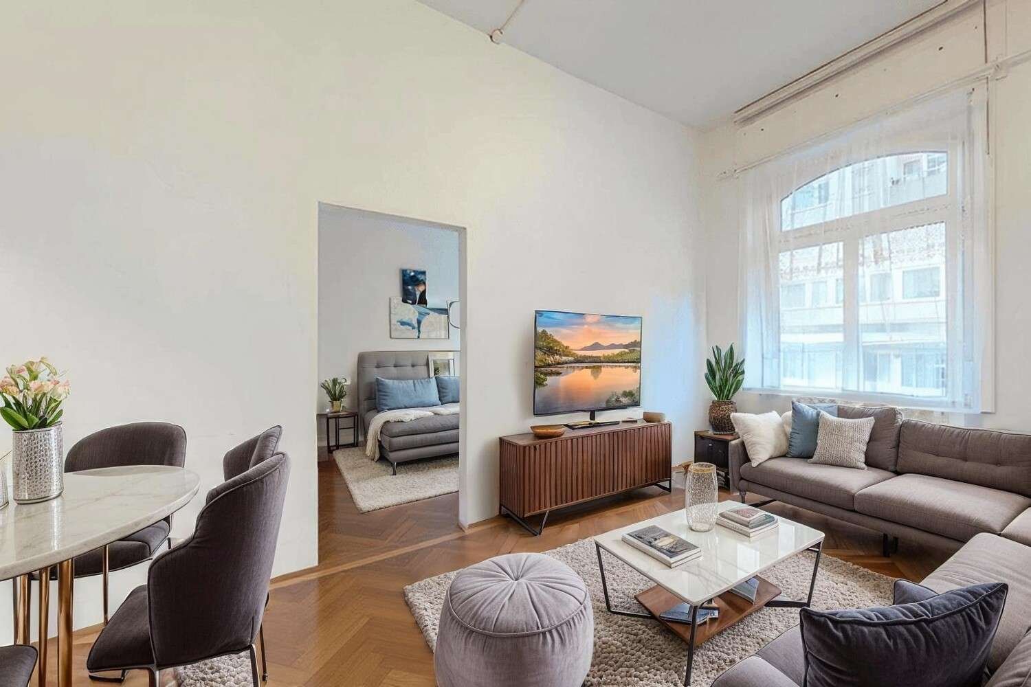 Квартира с 3 спальнями в Франкфурт на Майне, Германия № 275103