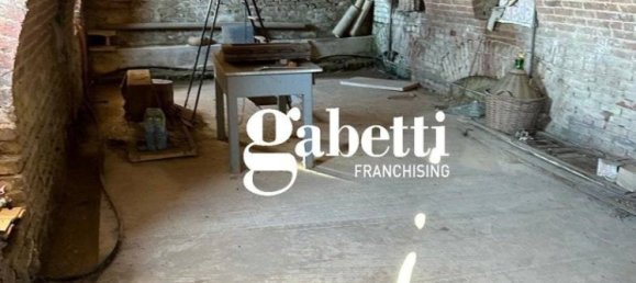 4 bedrooms House in Asti, Italy No. 278680 4