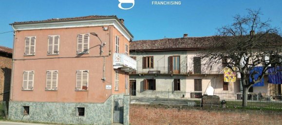 4 bedrooms House in Asti, Italy No. 278680 2