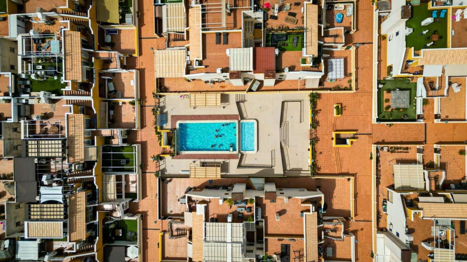 Таунхаус с 2 спальнями в Аликанте, Испания № 223879