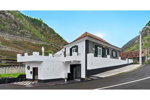 6 bedrooms House in Porto Moniz, Portugal No. 232152