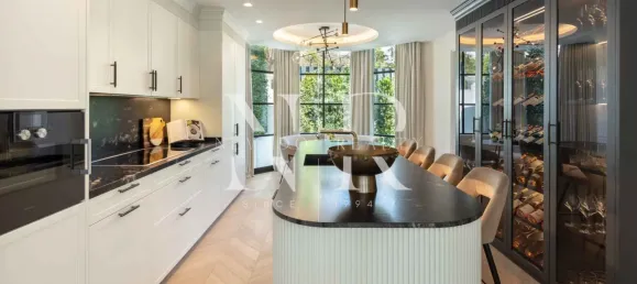 6 bedrooms Villa in Marbella, Spain No. 92121 20