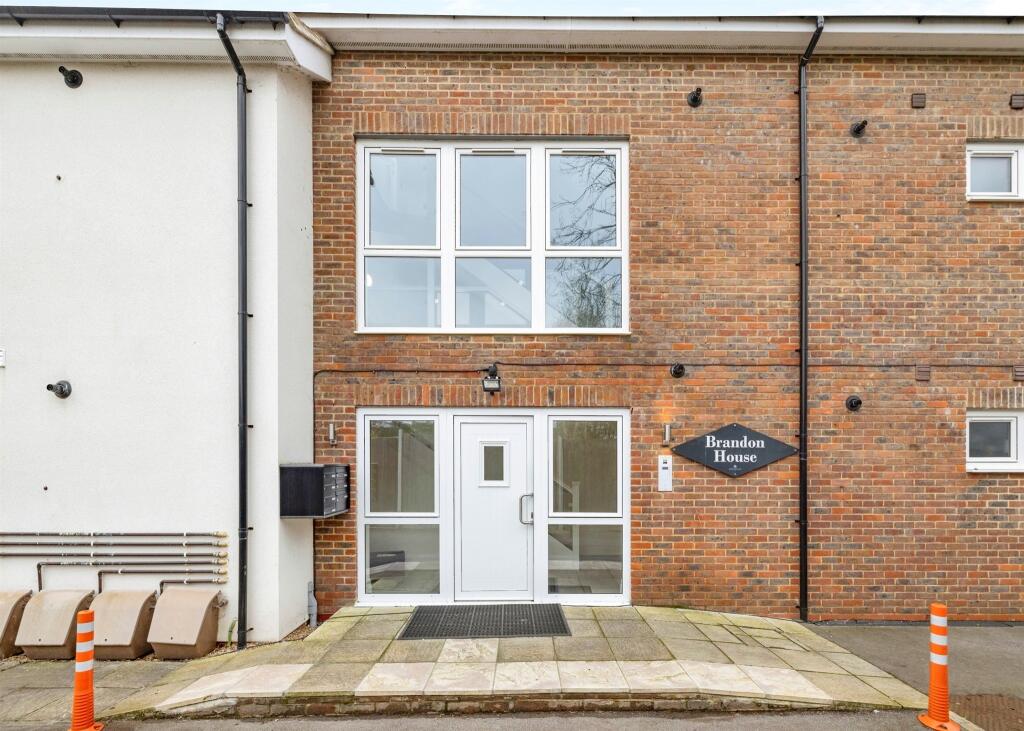 2 bedrooms Apartment in Bushey, United Kingdom No. 6215