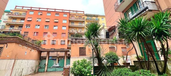  مرآب في Naples, Italy 11متر مربع رقم 327200 5