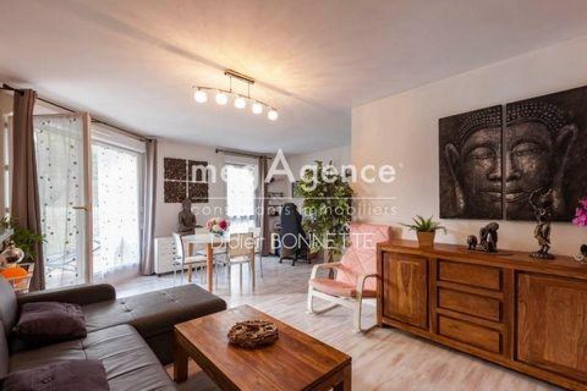 Apartamento de 2 dormitorios en Cergy, France No. 34355