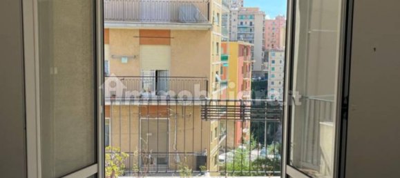 Apartamento de 2 dormitorios en Genoa, Italy No. 337221 14